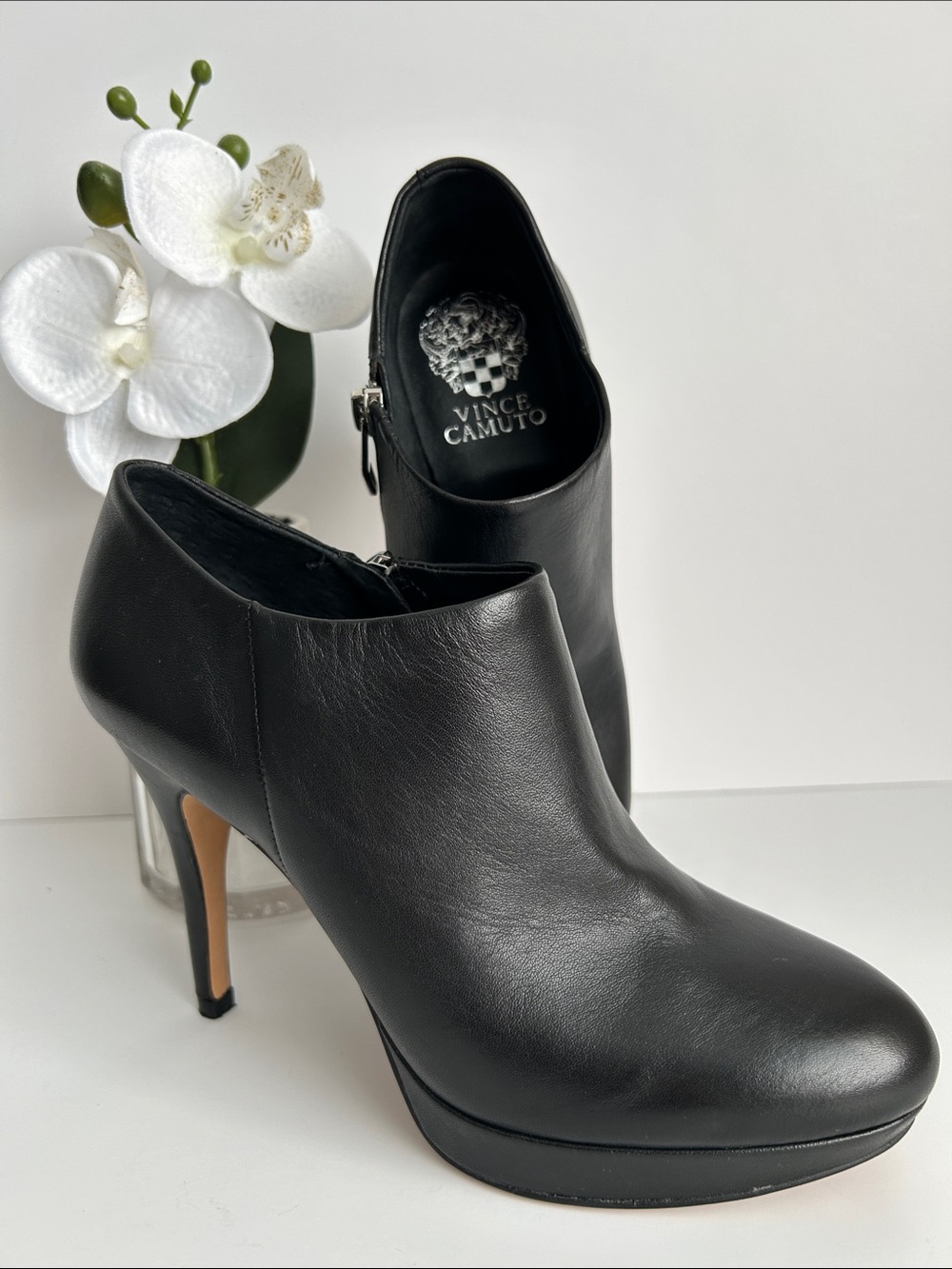 VINCE CAMUTO Elvin Bootie Nappa Leather Platform with Side Zip 6.5 M